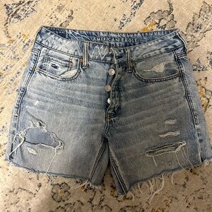 American Eagle Tomgirl Denim Shorts - Size 6